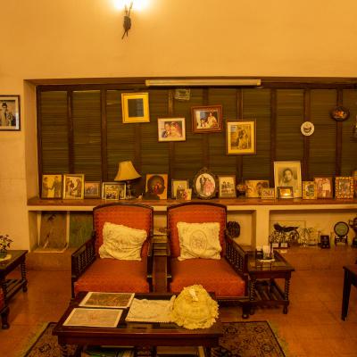 The Living Room Of The House Adorned With Old Furnitures5
