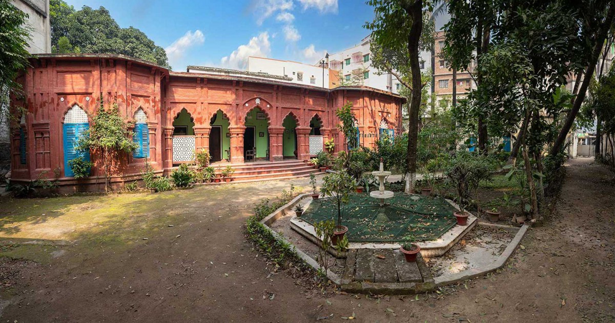 The house becomes known as the Tiger House