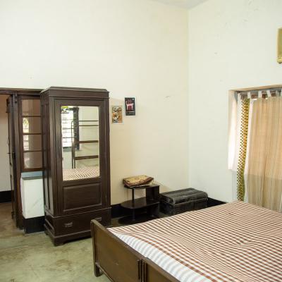 Typical Furniture For A Bedroom At That Era Wooden Bed Almirah And A Trunk