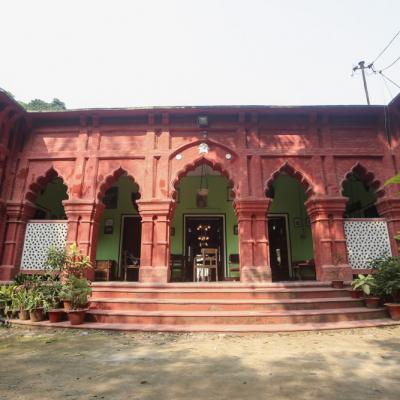 A Close Resemblance To The Indo Saracenic Manner Of The Curzon Hall