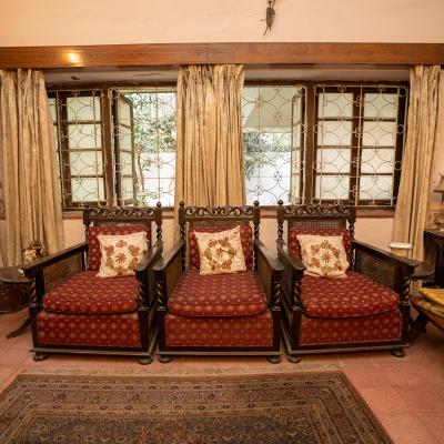 Old Wooden Furnitures Are Displayed All Over The House1