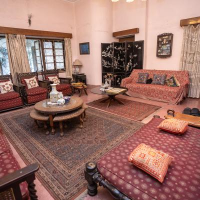 The Living Room Of The House Adorned With Old Furnitures8
