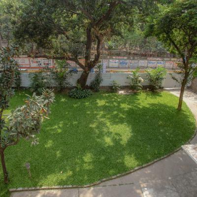 The Building Was Built At The Back Of The Property 1